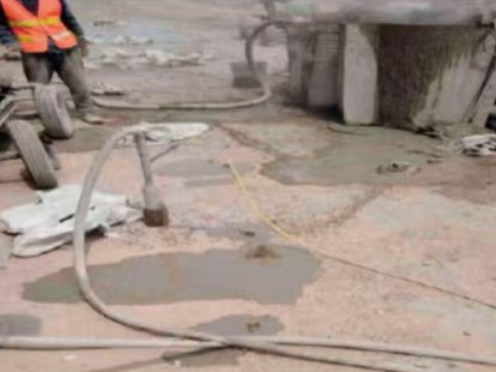 德惠水泥混凝土路面板底注浆技术 路面脱空注浆整治方案