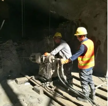 德惠水下抗分散灌浆料特点 水下不分散注浆料介绍